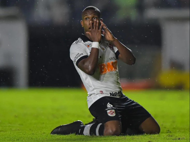 Ribamar não participa de atividade e Sá Pinto não gosta da atitude do atacante