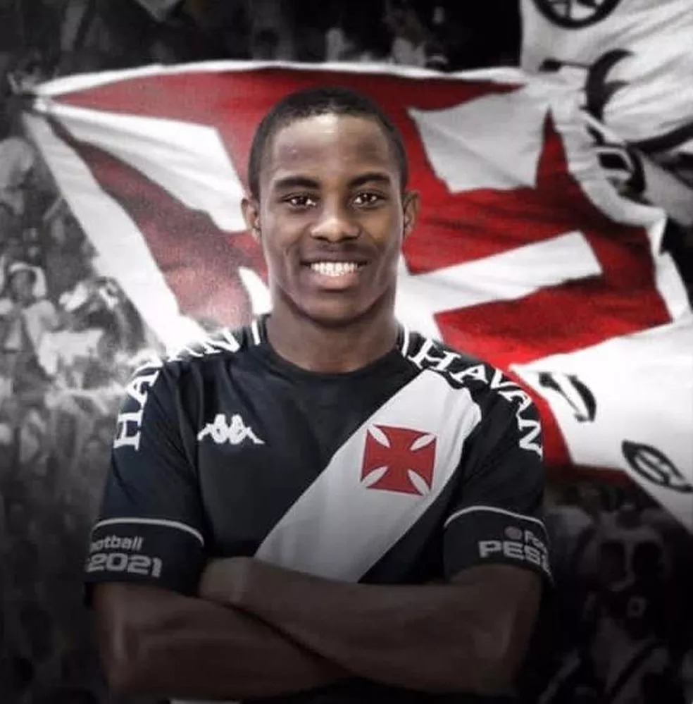 Com problemas no ataque, Vasco tem atacante Toko Filipe no elenco, mas jogador ainda não recebeu uma oportunidade no time principal