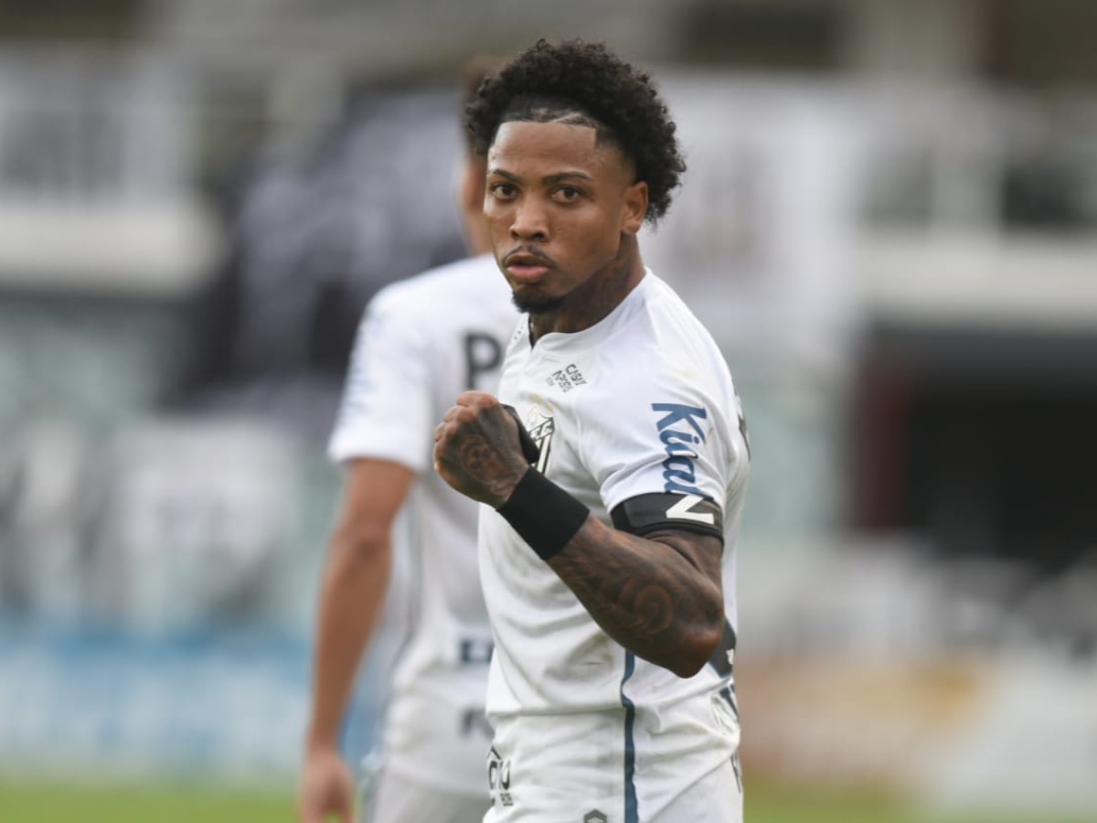 STJD converte pena de Marinho e jogador está liberado para o jogo contra o Vasco