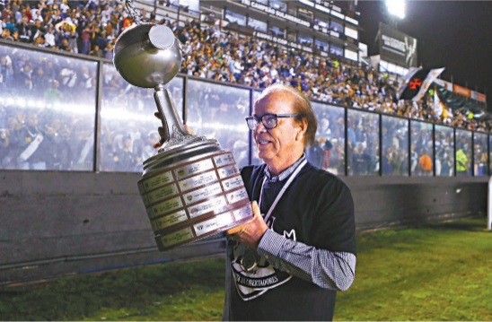 Antonio Lopes: ‘Pela competência do grande profissional Luxemburgo, o Vascão vai se beneficiar muito e certamente sairá da zona de rebaixamento’