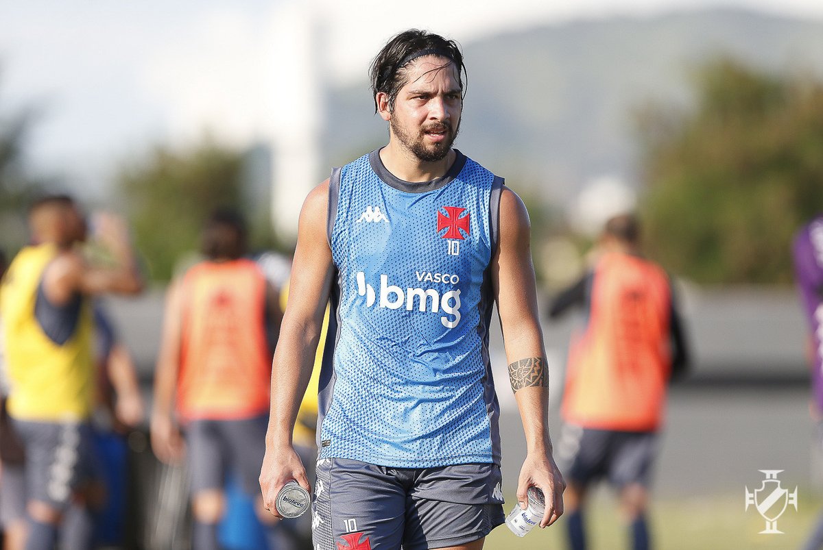 Recuperado e no BID, Benítez vai aprimorar forma física antes do jogo de sábado contra o Coritiba