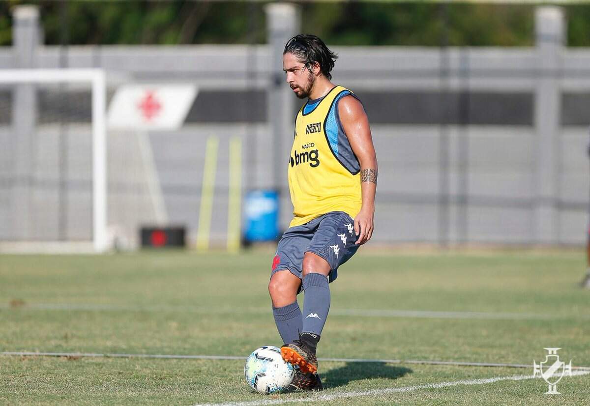 Retorno de Benítez tem ”Corredor Polonês”, resenha do argentino com Luxa e alegria dos companheiros com a volta do meia