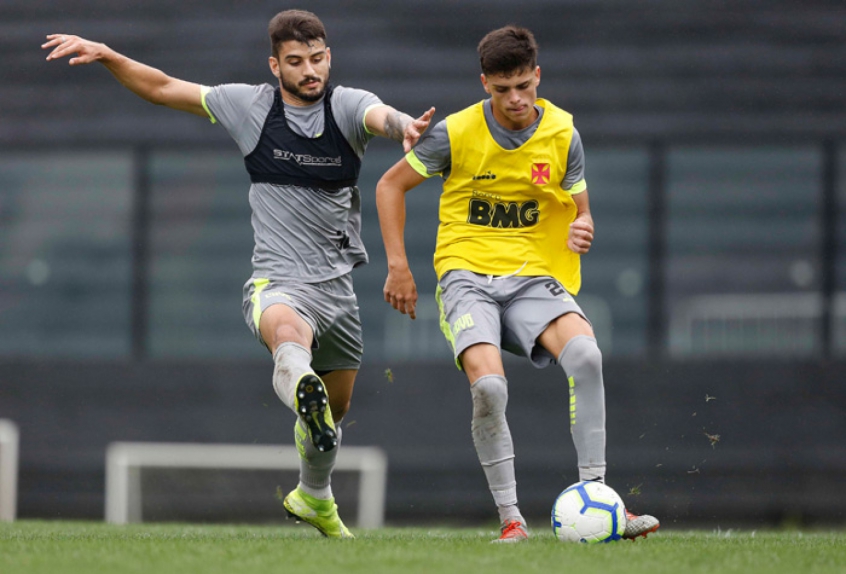 Gabriel Pec é relacionado por Vanderlei Luxemburgo para o duelo contra o Atlético-GO