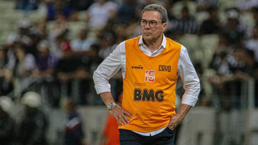 Novidades no time: confira a escalação oficial do Vasco para enfrentar o Bragantino, pelo Campeonato Brasileiro