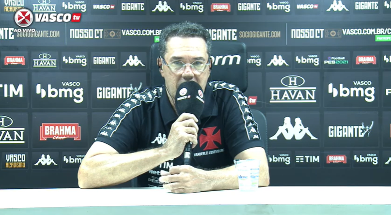 Luxemburgo entende como normal discussão de Pikachu e Castán e afirma: ”Não estamos em uma igreja”