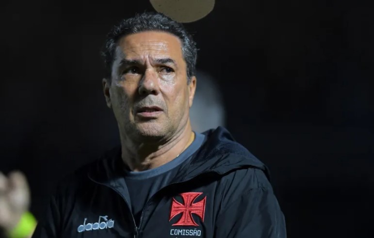 De volta ao Vasco, Luxemburgo busca estreia mais tranquila do que a de 2019