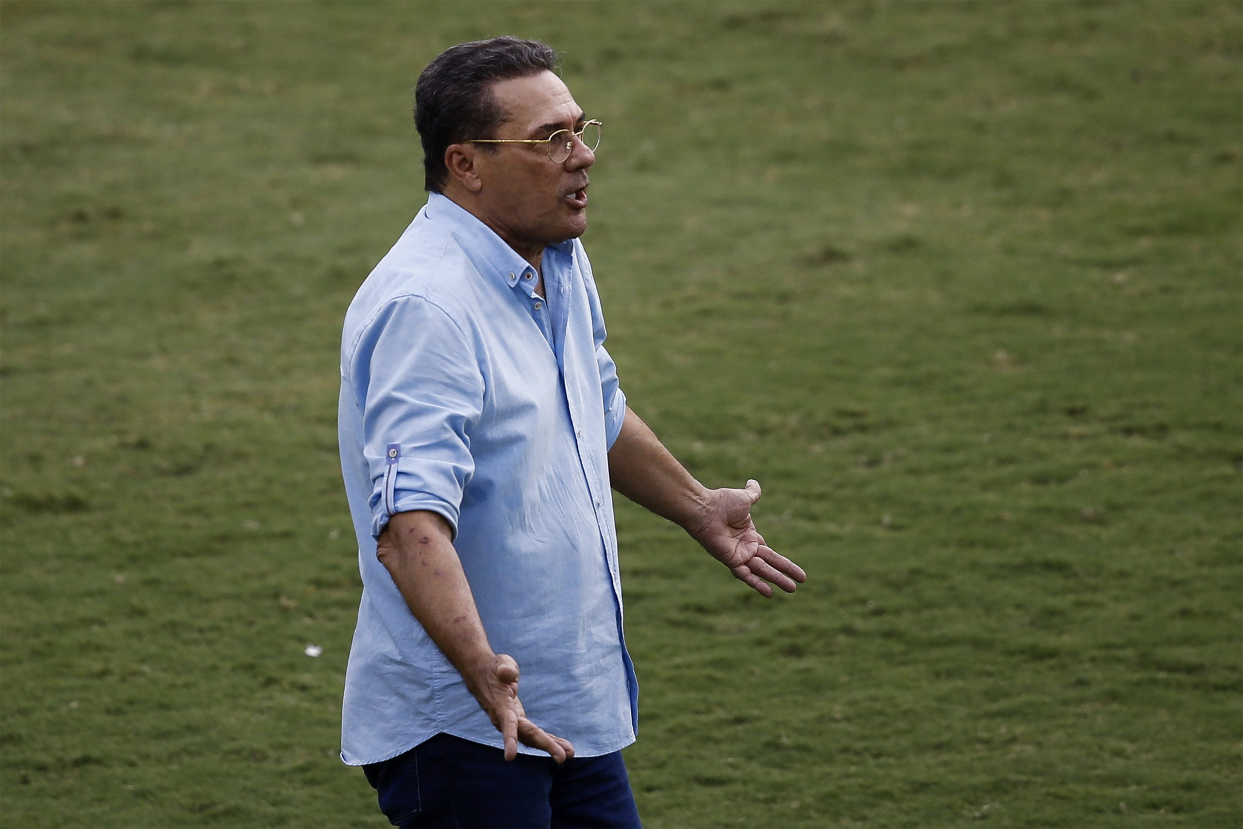 Luxemburgo cobra critério de Gaciba