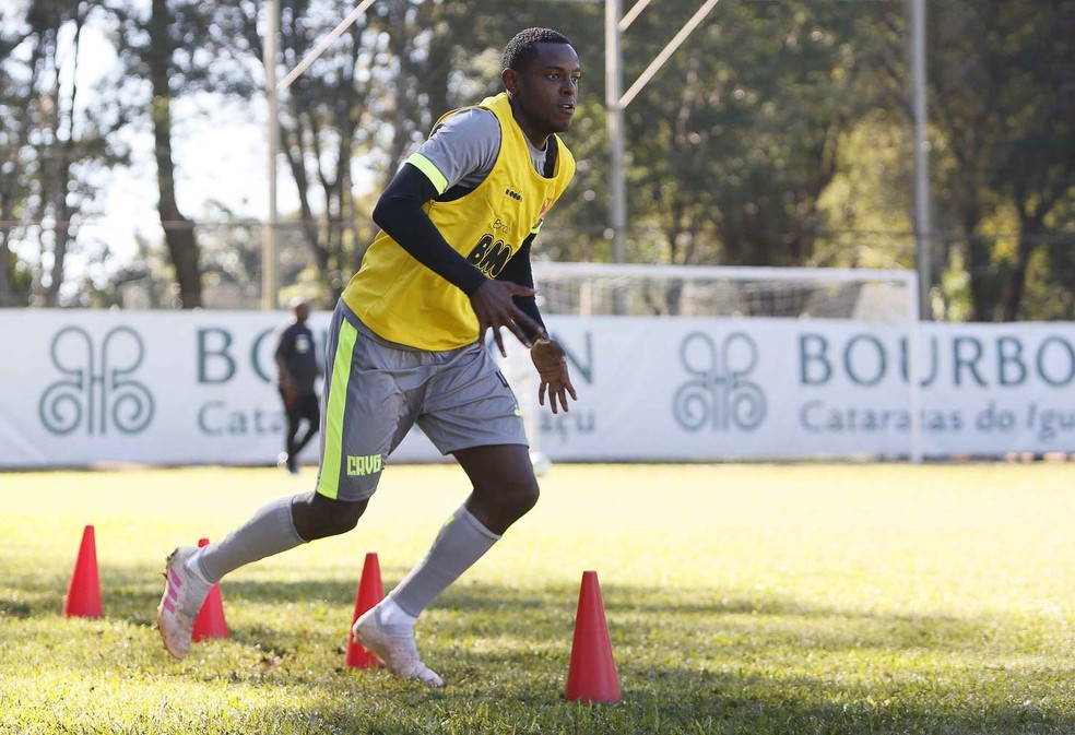 Hora do adeus? Jovens e colombiano estão na berlinda e próximos de deixarem o Vasco