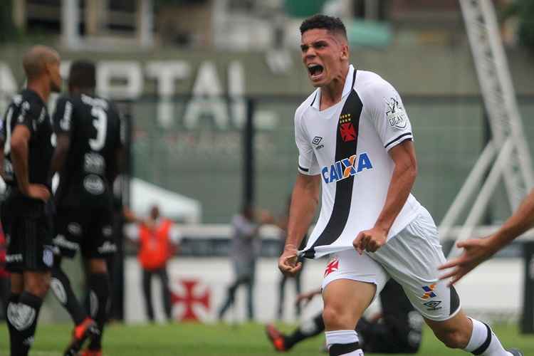 Cria da base do Vasco, Paulinho acredita em salvação do Vasco: “1% de chance, 99% de fé”