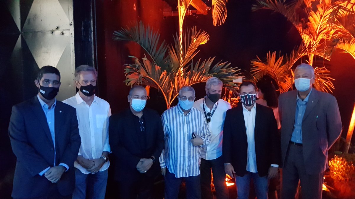 CEO Luiz Mello representa o Vasco em cerimônia de assinatura do contrato da transmissão do Campeonato Carioca