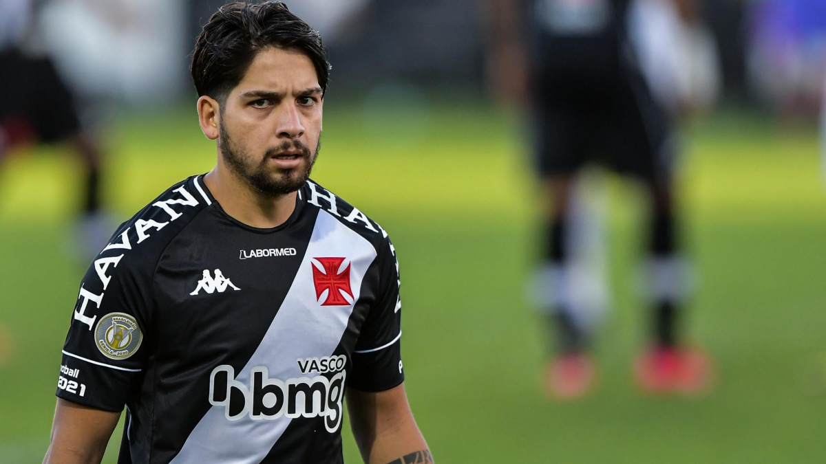 Insatisfeito com critério da arbitragem no empate contra o Bahia, Benítez se manifesta publicamente; Vasco faz cobranças