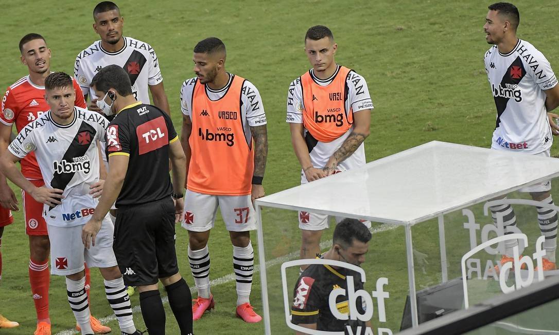 Duelo entre Vasco e Inter ganha novos capítulos na véspera da ‘decisão’ contra o Flamengo