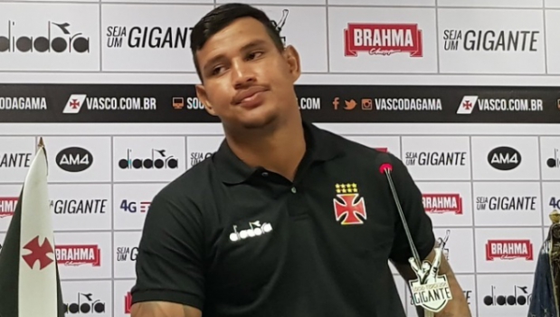 Ex-goleiro do Vasco, Gabriel Félix, cobra R$ 342 mil na Justiça