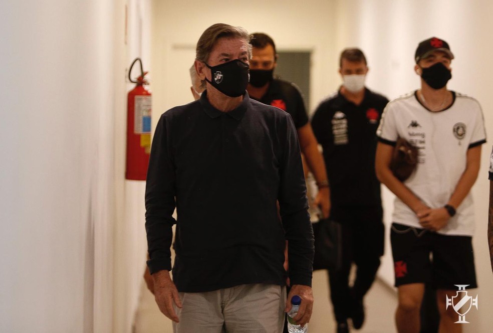 Diretoria do Vasco se reúne e traça plano de emergência contra rebaixamento