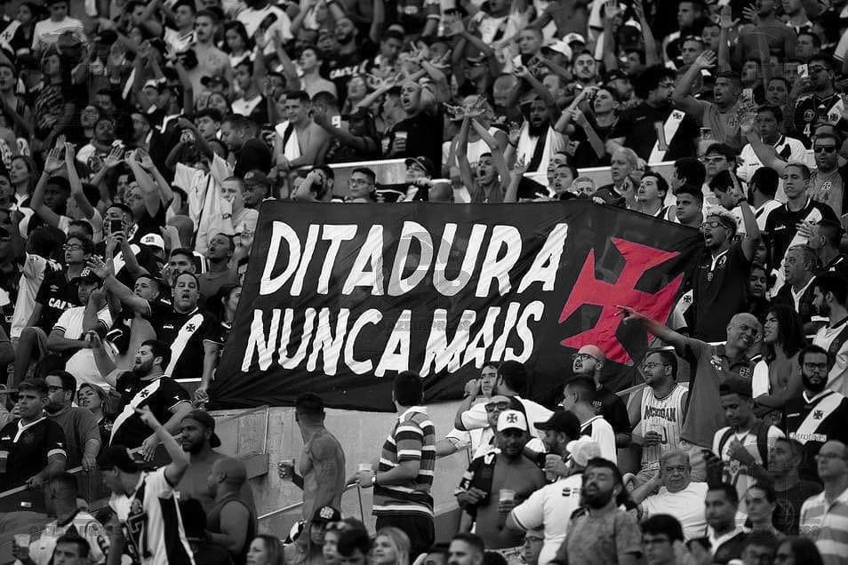 Após 57 anos do golpe militar, Vasco é um dos primeiros clubes a se manifestar a favor da Democracia: “Jamais esquecer”