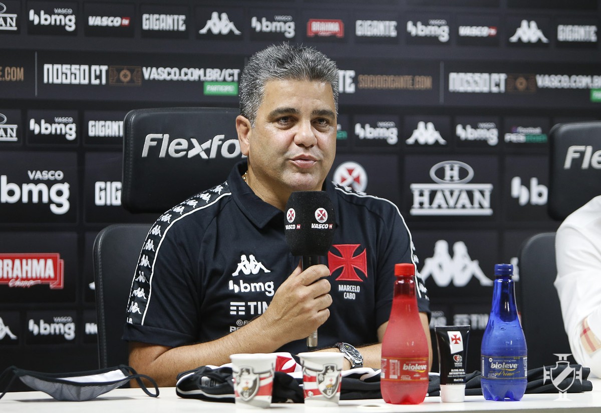 Em busca de um camisa 10? Marcelo Cabo afirma análise no mercado para posição