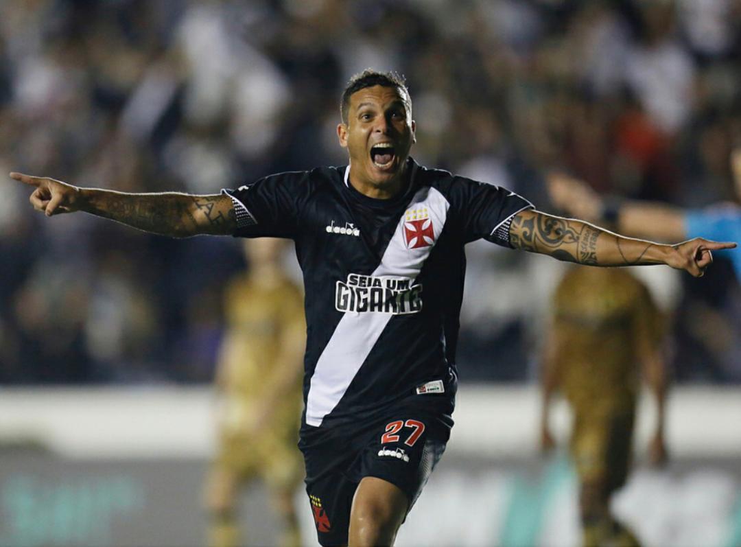 ex-Vasco, lateral Ramon promete não entrar na Justiça contra o Clube, mas faz ressalva: ”Se fizerem safadeza, aí não vai ter jeito”