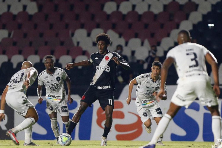 Confira a provável escalação do Vasco para enfrentar o Botafogo