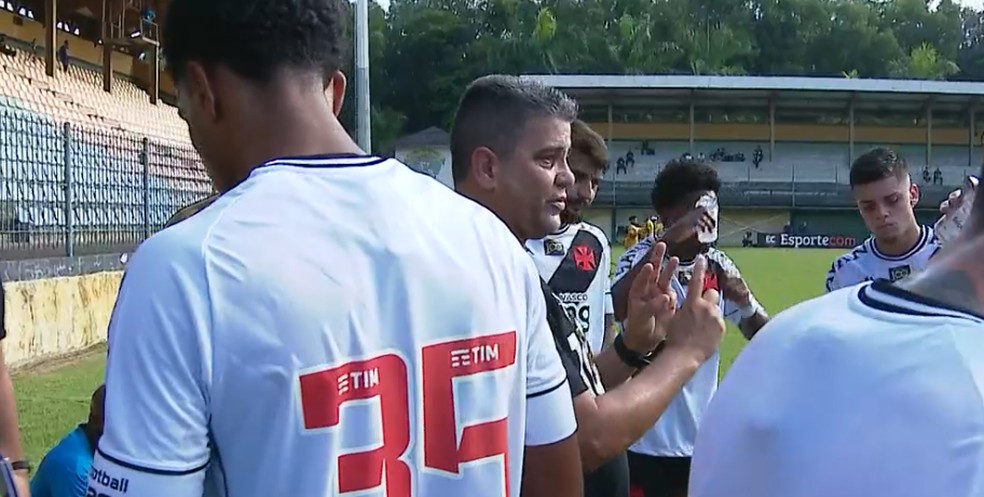 Marcelo Cabo elogia partida e vê resultado muito ruim