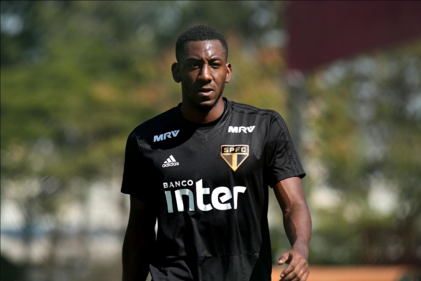 Agente de Gonzalo Carneiro afirma que o Vasco quer o jogador