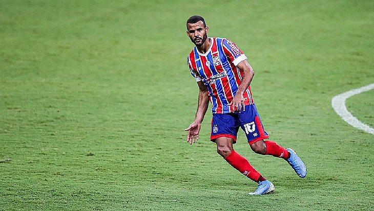 Vasco negocia contratação do zagueiro Ernando, ex-Bahia e Internacional