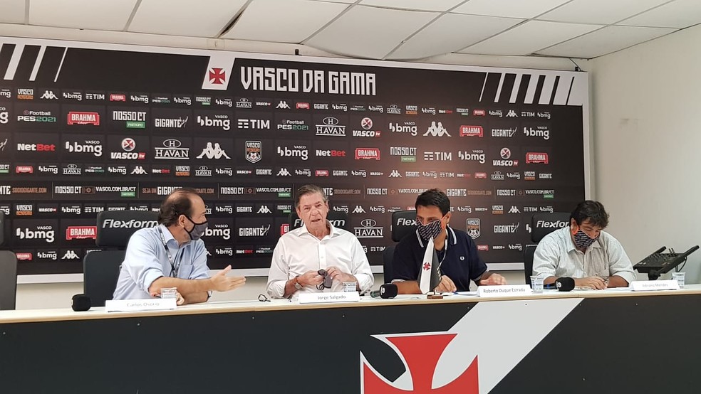 Reestruturação do Vasco, com demissão em massa de funcionários, divide opiniões