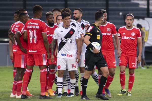 Vasco cogita ação na justiça comum pedindo indenização por falha no VAR em jogo contra o Inter