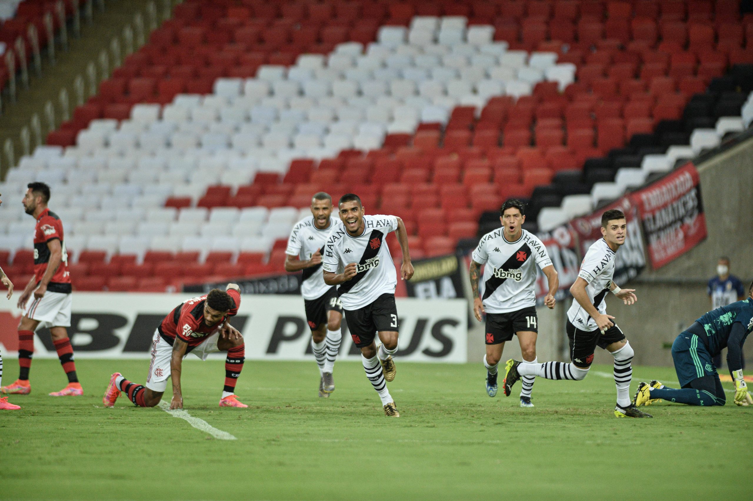 Com vitória, Vasco encerra tabu de quase 5 anos sem vencer do Flamengo