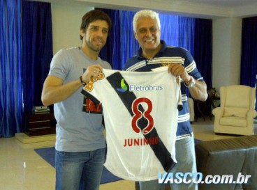Há 10 anos, Vasco anunciava o retorno de Juninho Pernambucano