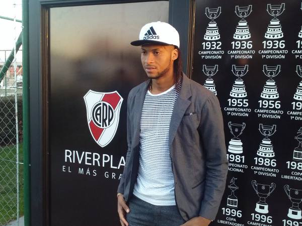 Jornalista equatoriano revela conversa com Arturo Mina, especulado no Vasco