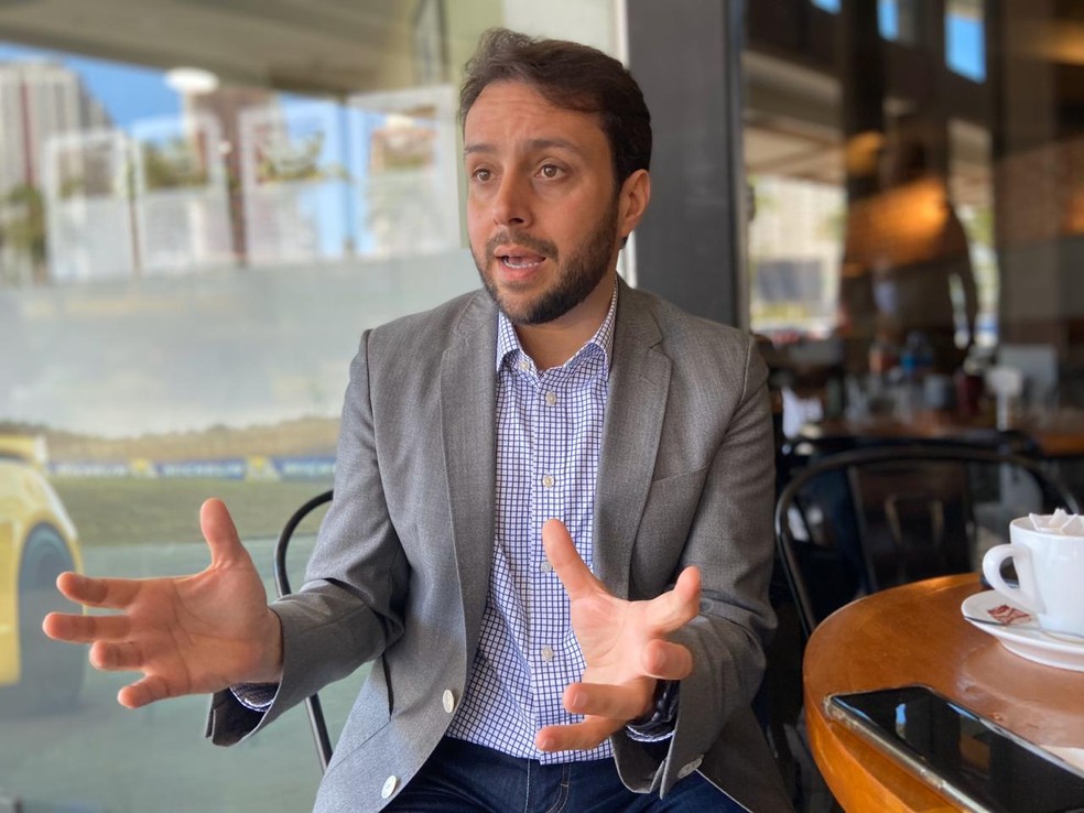 ”Tá na hora de colocar os milhões na mesa”, Julio Brant cobra presidente Jorge Salgado