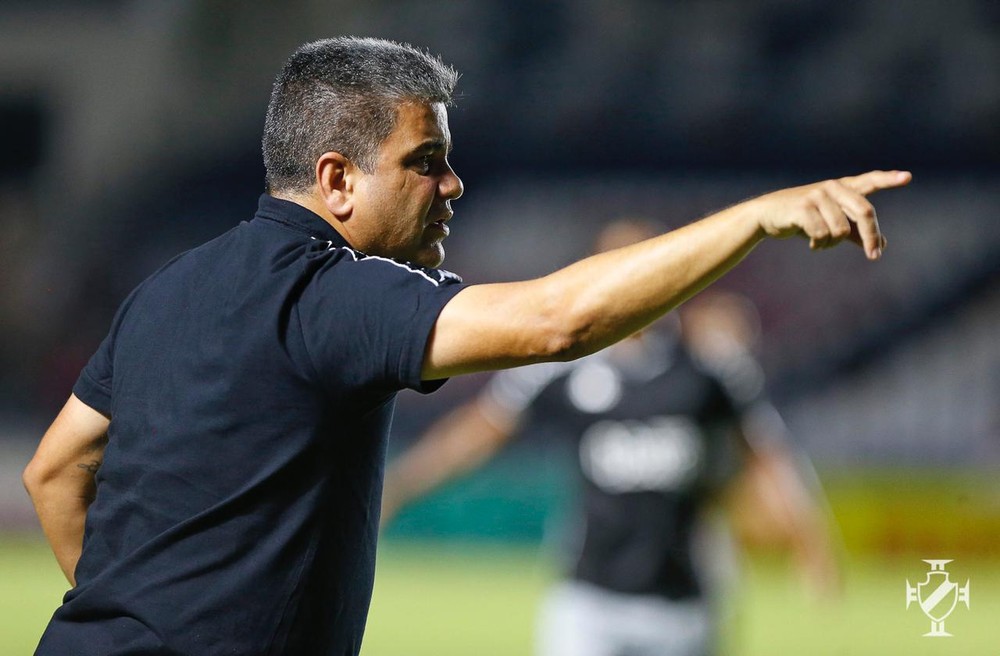 ”O Vasco é um time que tem de se acostumar a ganhar e até com placar elástico”, declara Cabo