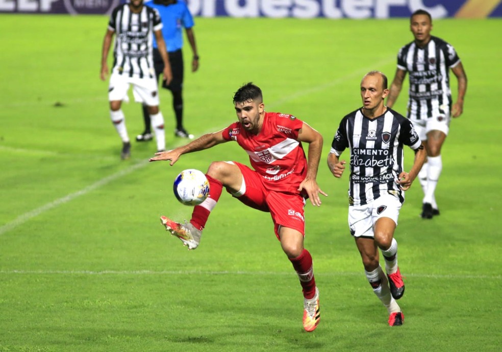 Emprestado ao CRB, Vasco não conta com retorno do meia Dudu; Jogador se destacou na Série B pelo Figueirense