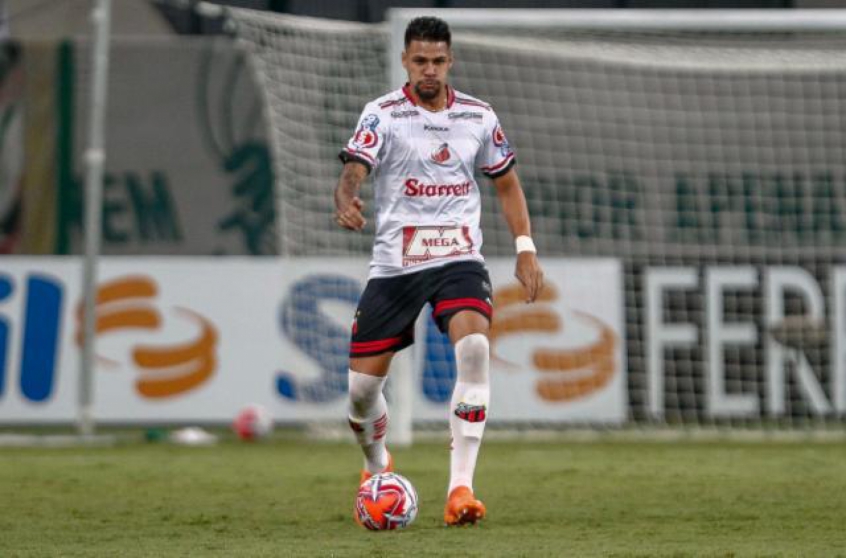 Vasco monitora zagueiro Léo Santos, do Ituano