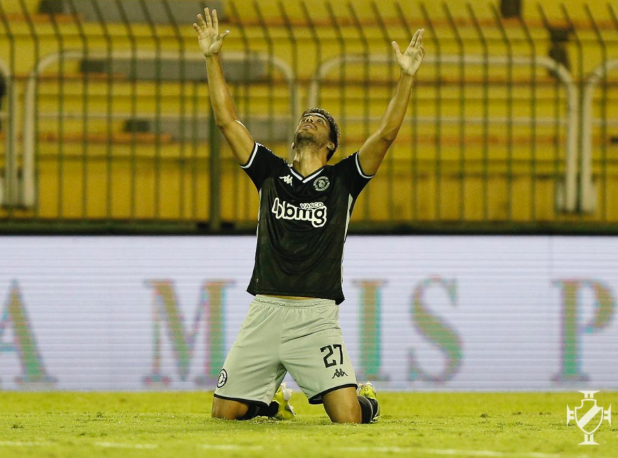 Confiante, Tiago Reis comemora gols contra o Bangu: ”Sou um finalizador nato. Nunca abaixei a cabeça para ninguém”