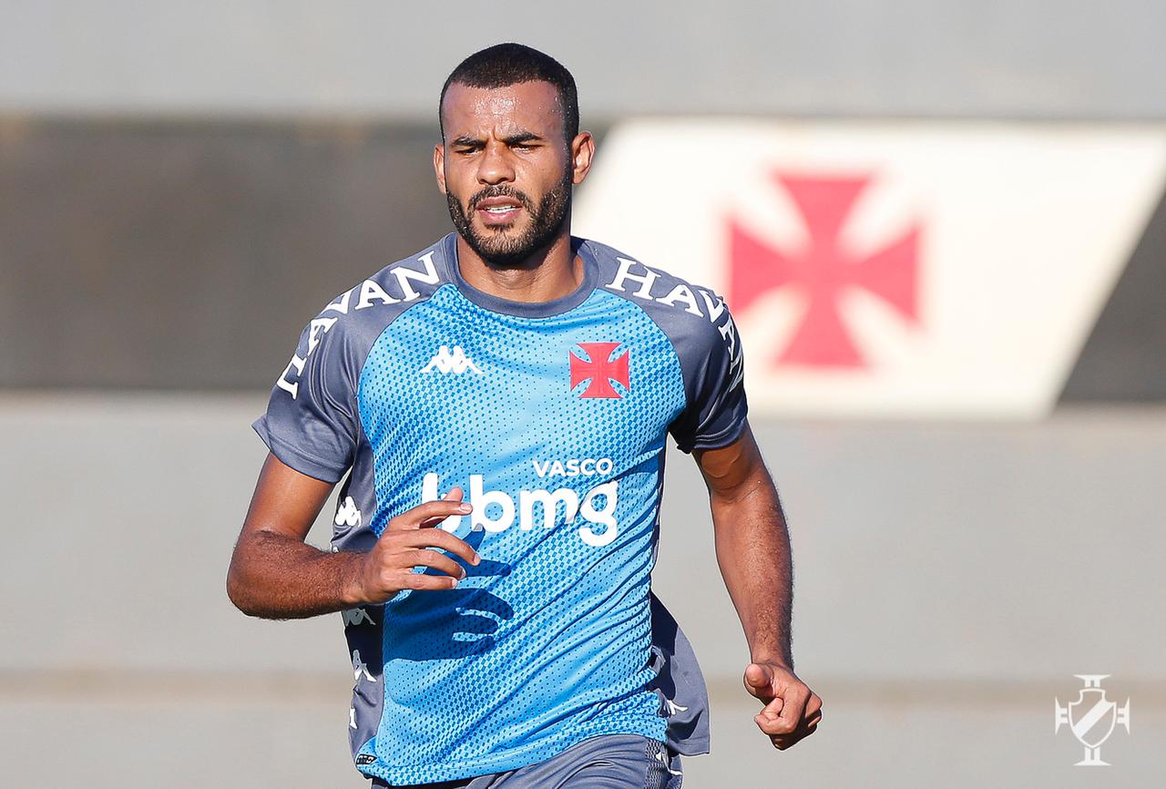 Ernando faz mais uma boa partida e se consolida no time titular do Vasco