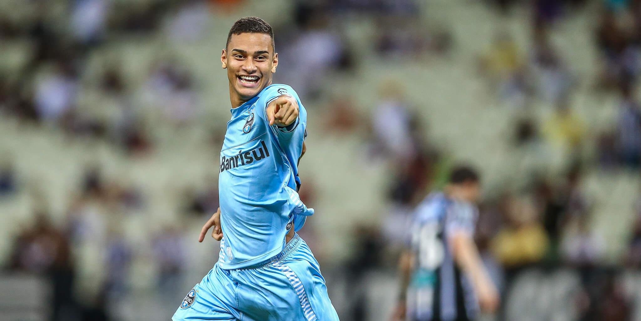 Sem acerto com o Athletico-PR, Thonny Anderson volta a ser especulado no Vasco