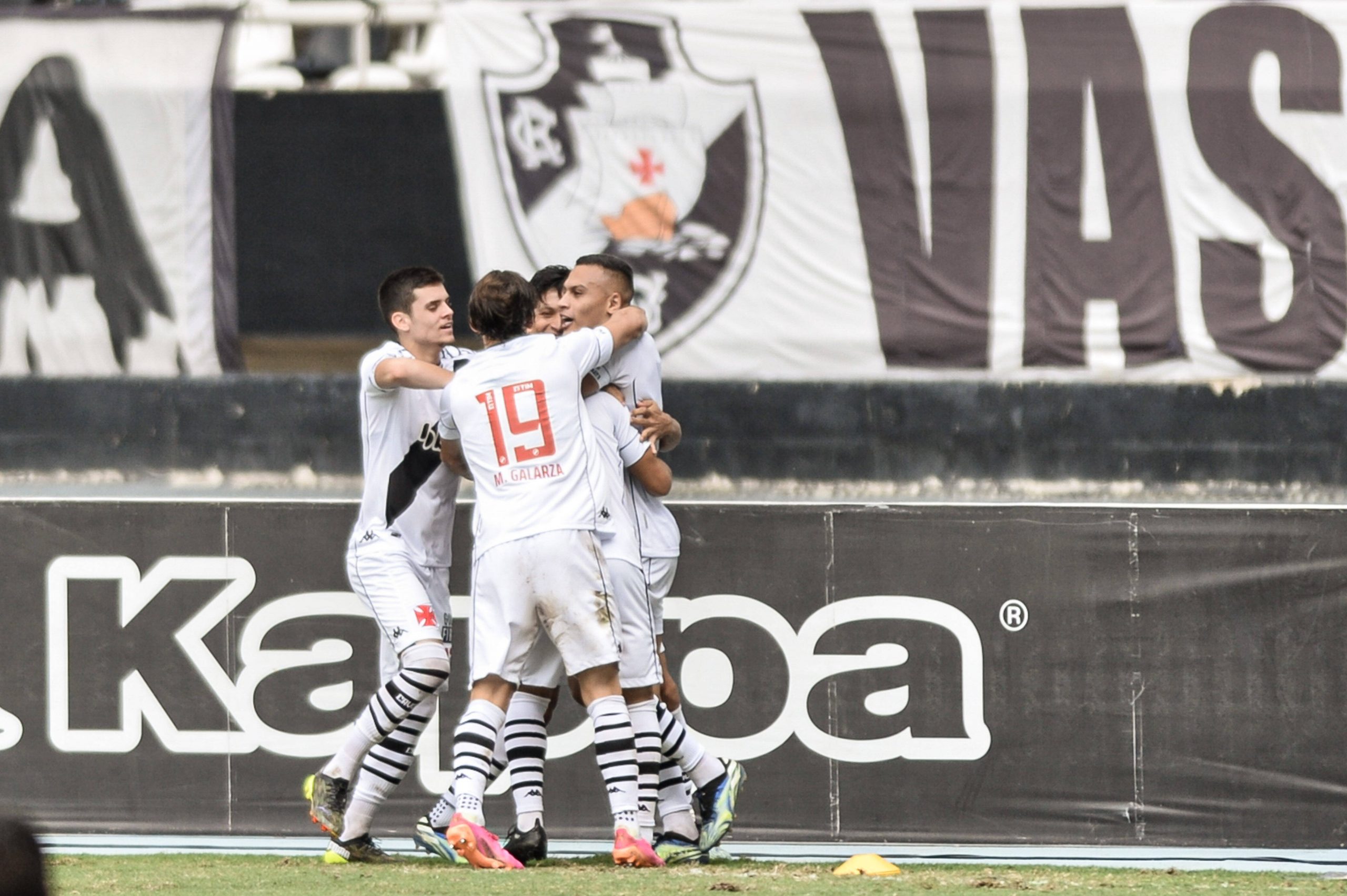 É CAMPEÃO! Vasco vence o Botafogo e conquista a Taça Rio