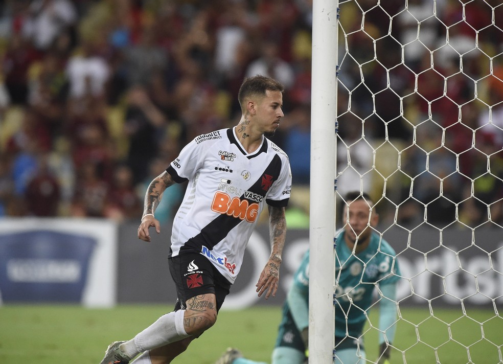 Após apuração do Papo na Colina, Carlinhos e Marcos Júnior deixam o Vasco oficialmente