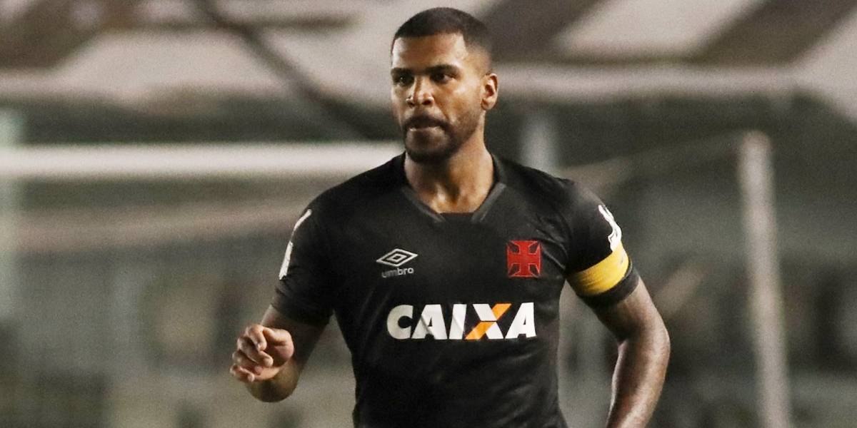 Vasco se pronuncia e pede perícia perícia médica em zagueiro Breno em ação na justiça