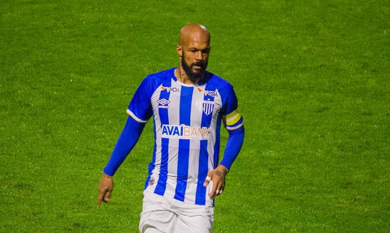 Vasco nega contato com meia Bruno Silva