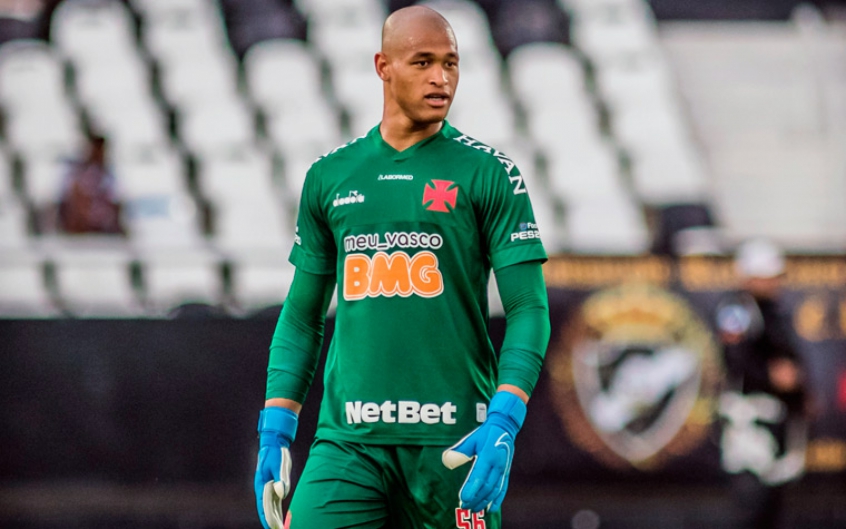 Lucão renova com o Vasco