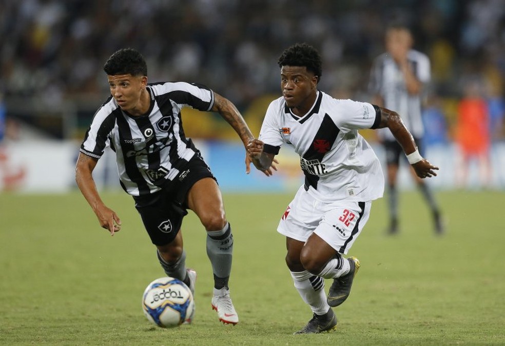 Lucas Santos estaria de saída do Vasco