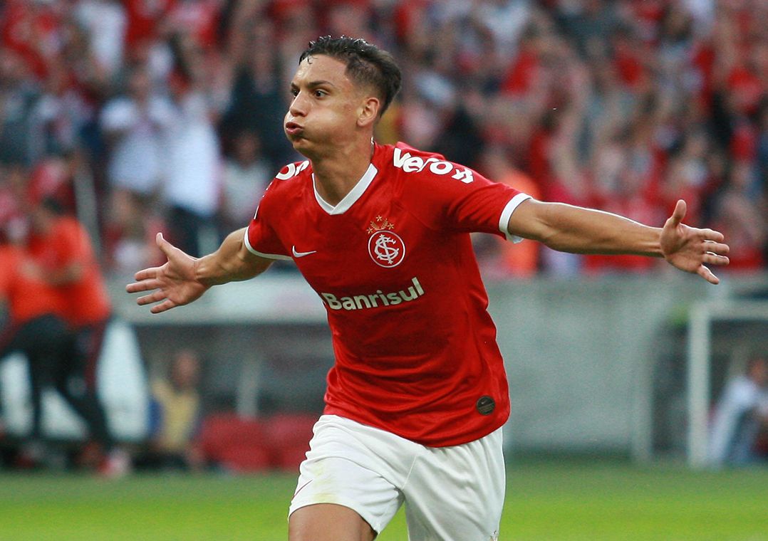 Oficial: Vasco oficializa contratação de Sarrafiore, ex-Internacional