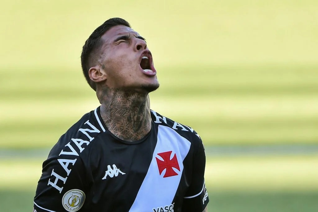 Carlinhos rescinde com o Vasco; Clube deve ter uma economia de 3,5 milhões de reais