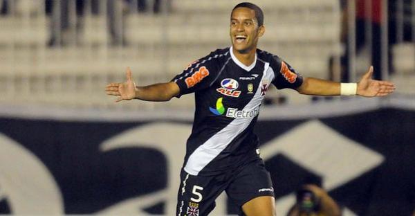 Com Romulo estreando como capitão, veja a escalação do Vasco que enfrenta o Madureira na semi da Taça Rio