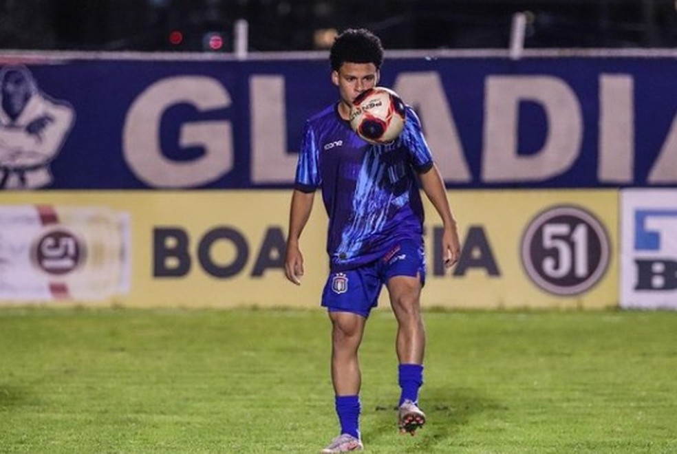 Vasco encaminha reforço com atacante do São Caetano para a equipe sub-20