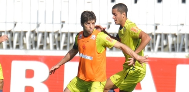 Rômulo relembra época em que jogava no Vasco com ídolos do clube