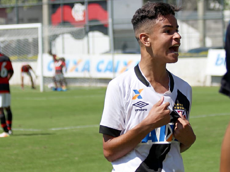 Pai de Miguel nega que o Vasco tenha percentual do jogador