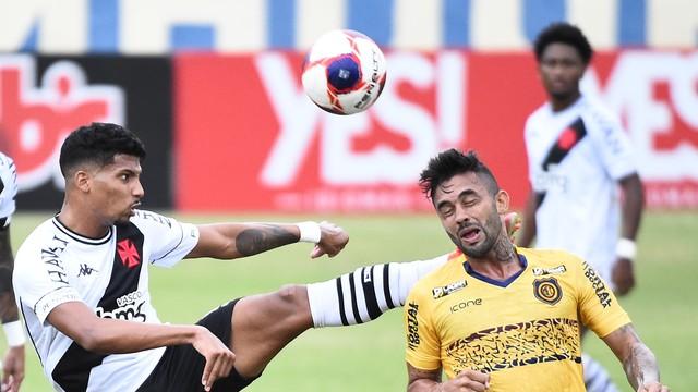 Mistão do Vasco fica com um a menos ainda no primeiro tempo e perde para o Madureira na semifinal da Taça Rio